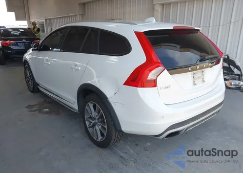 2018 Volvo V60 Cross Country T5 z USA, uszkodzony, nr VIN YV440MWK7J2054707